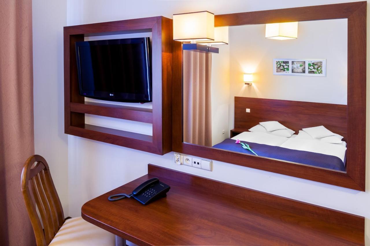 Hotel Mikulski กลีวิตเซ ภายนอก รูปภาพ