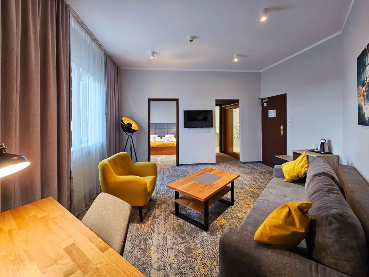 Hotel Mikulski กลีวิตเซ ภายนอก รูปภาพ